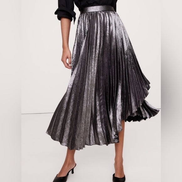 NWT! Banana Republic Black Pleated Asymmetrical Midi Skirt - Multiple Sizes🦩 - Picture 5 of 6